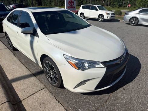 Used 2016 Toyota Camry SE FWD image 11
