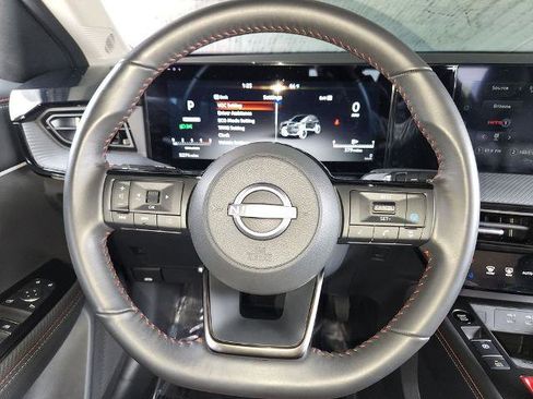 Certified 2025 Nissan Kicks SR FWD image 23