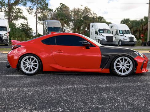 Used 2022 Toyota GR86 Premium w/ ALL Weather Mat Package (TMS) image 15