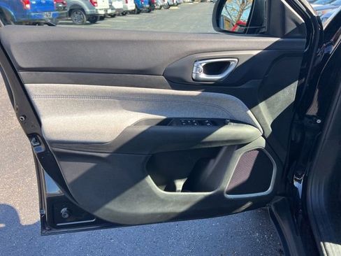 Used 2024 Jeep Compass Latitude w/ Altitude Special Edition image 26