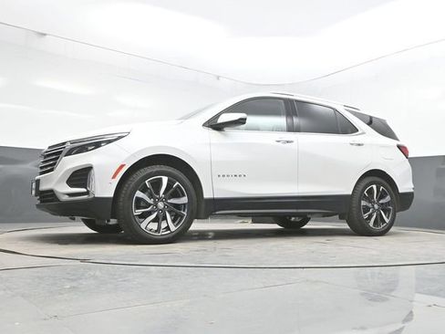 Used 2022 Chevrolet Equinox Premier AWD/4WD image 33