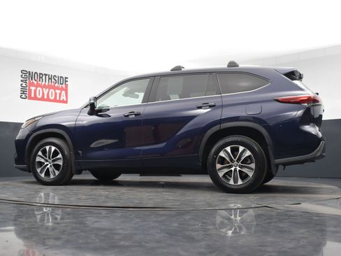 Used 2022 Toyota Highlander XLE image 30