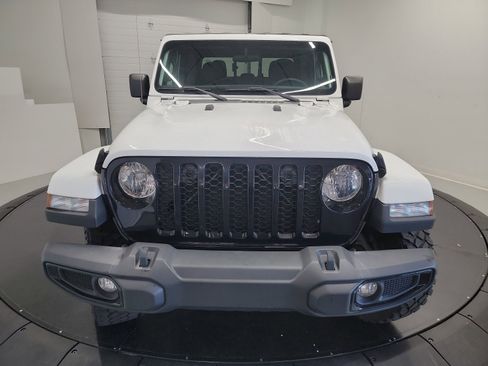 Used 2021 Jeep Gladiator Sport image 2