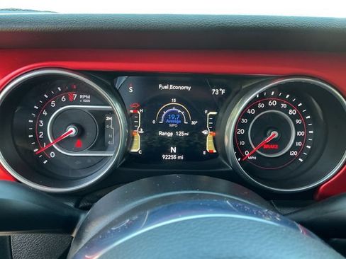 Used 2018 Jeep Wrangler Rubicon w/ LED Lighting Group AWD/4WD image 14