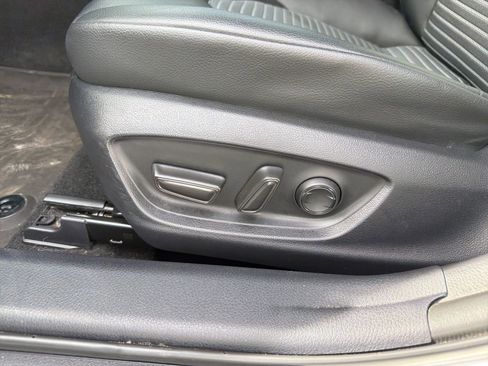 Used 2023 Toyota Camry SE w/ Cold Weather Package FWD image 15