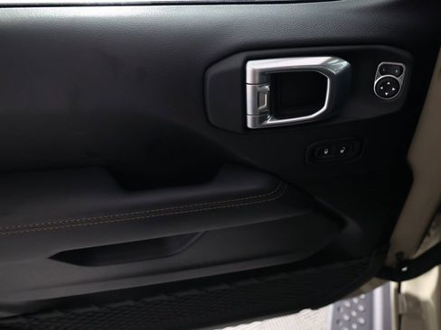 Used 2022 Jeep Wrangler Unlimited Rubicon image 16