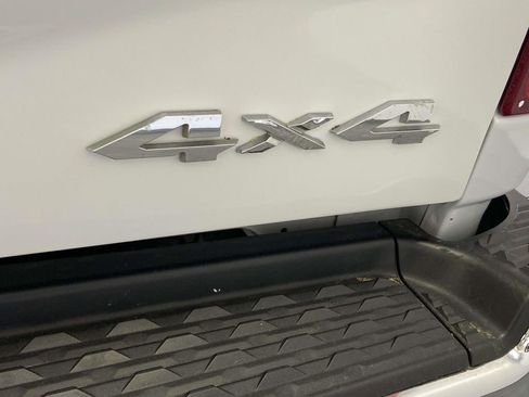 Used 2022 RAM 2500 Tradesman w/ Chrome Appearance Group image 12