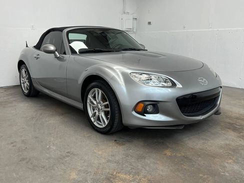 Used 2014 MAZDA MX-5 Miata Sport RWD image 3