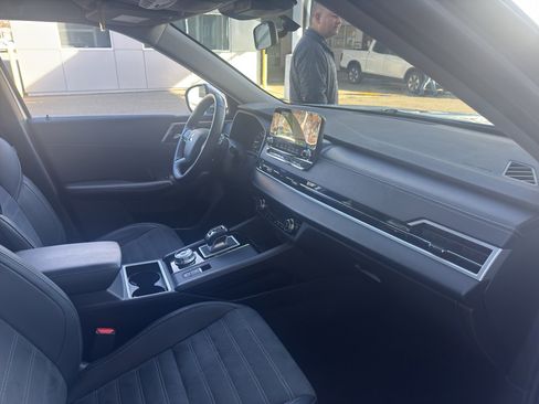 Used 2024 Mitsubishi Outlander SE image 18