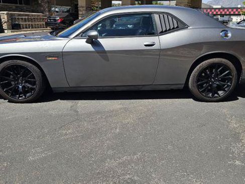 Used 2012 Dodge Challenger R/T RWD image 7