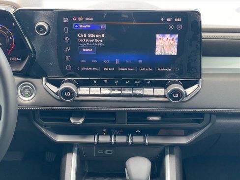Used 2025 Chevrolet Colorado LT RWD image 16