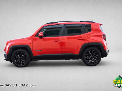 Used 2017 Jeep Renegade Altitude FWD image 5