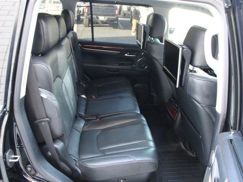 Used 2017 Lexus LX 570 4WD image 24