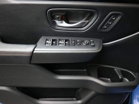 Used 2025 Honda Pilot TrailSport image 21