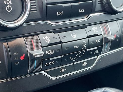 Used 2019 Ford Explorer XLT w/ Equipment Group 202A image 20