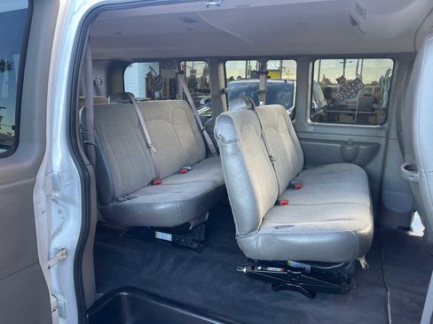 Used 2020 Chevrolet Express 2500 LT w/ LT Preferred Equipment Group image 12