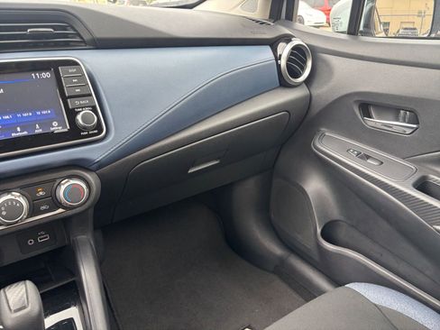 Used 2025 Nissan Versa SV FWD image 33