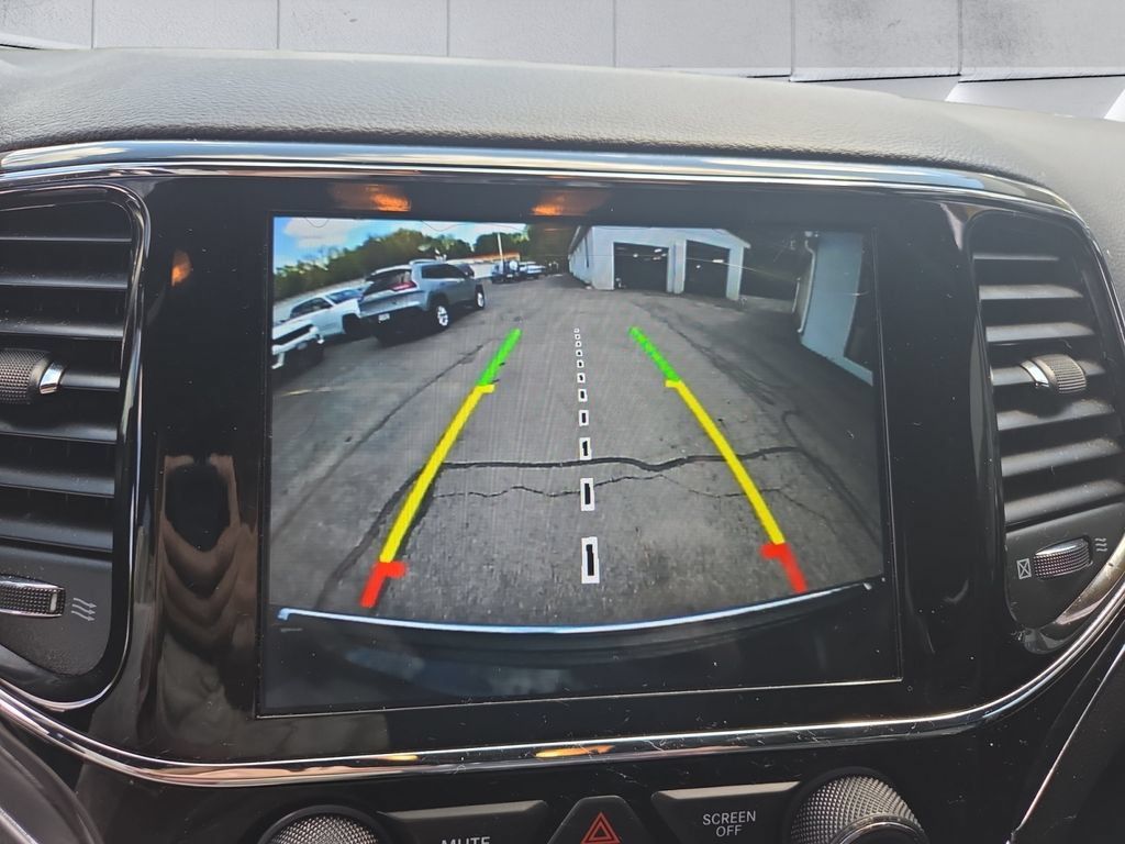 Certified 2019 Jeep Grand Cherokee Limited AWD/4WD image 15
