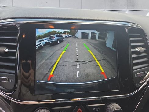 Used 2019 Jeep Grand Cherokee Limited AWD/4WD image 15