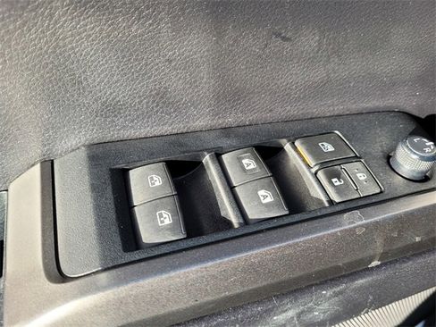 Used 2021 Toyota Tacoma TRD Off-Road image 16