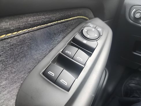 Used 2025 Chevrolet TrailBlazer ACTIV w/ Driver Confidence Package image 16