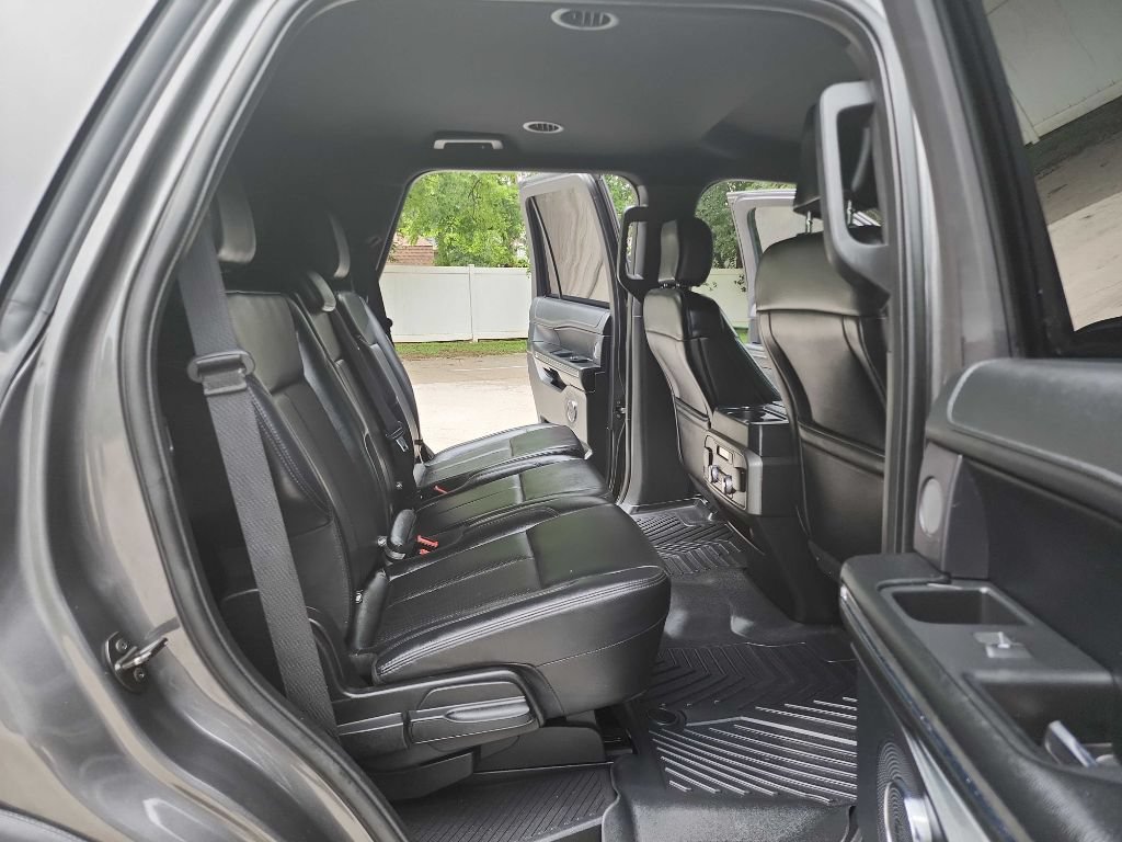 Used 2019 Ford Expedition XLT w/ Equipment Group 202A RWD image 37
