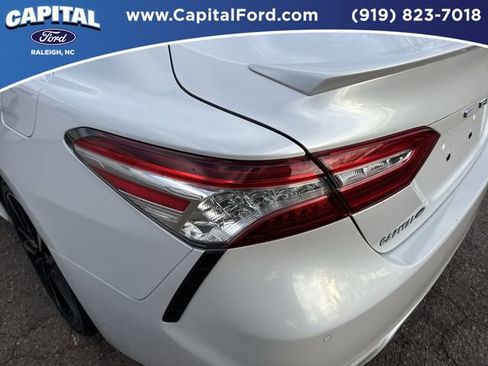 Used 2020 Toyota Camry XSE image 15