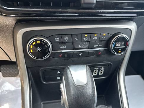 Used 2020 Ford EcoSport Titanium AWD/4WD image 19