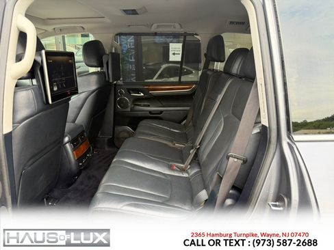 Used 2018 Lexus LX 570 4WD w/ Luxury Package image 16