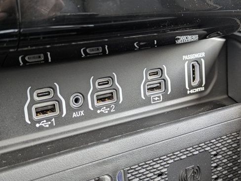 New 2026 RAM 1500 Laramie w/ Night Edition AWD/4WD image 22