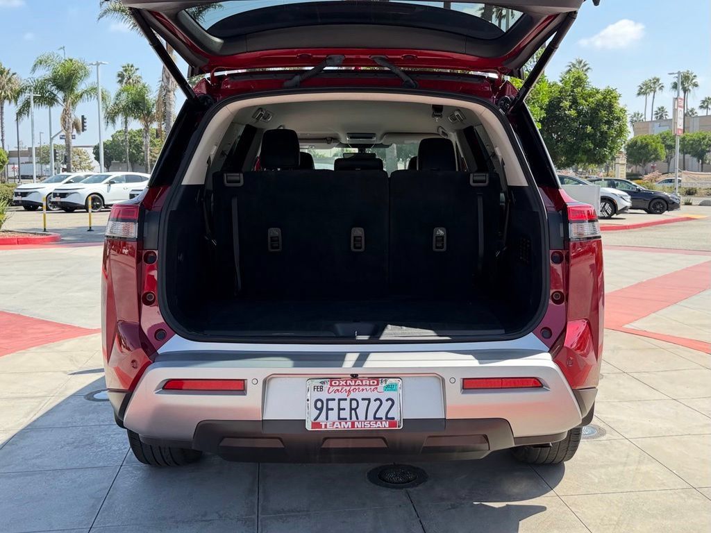 Certified 2023 Nissan Pathfinder SL FWD image 10