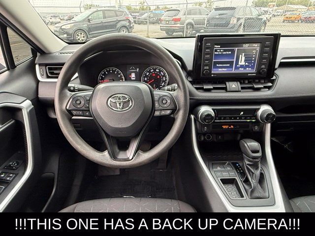 Used 2022 Toyota RAV4 XLE FWD image 16