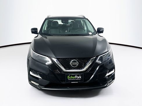 Used 2021 Nissan Rogue Sport SL w/ Premium Package image 2