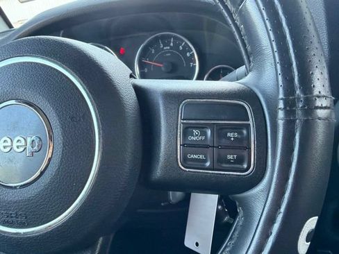 Used 2018 Jeep Wrangler Rubicon AWD/4WD image 32