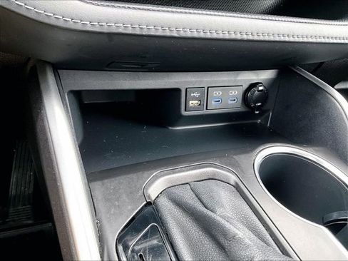 Used 2022 Toyota Highlander XSE image 28