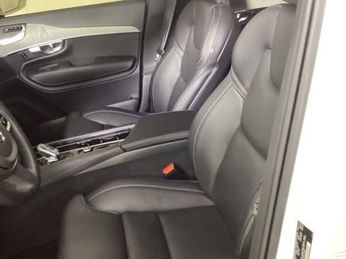 Used 2024 Volvo XC90 B6 Ultimate w/ Protection Package Premier image 13