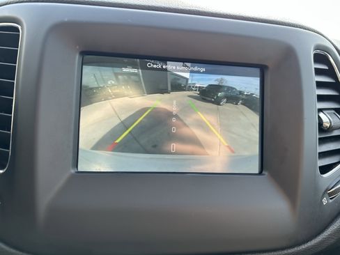 Used 2019 Jeep Compass Sport w/ Tech Group image 13