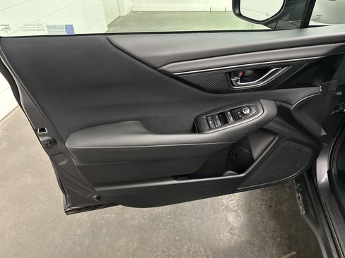 Used 2025 Subaru Outback Premium w/ Popular Package #1A image 17