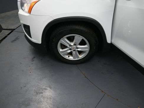 Used 2016 Chevrolet Trax LT w/ LT Convenience Package FWD image 15