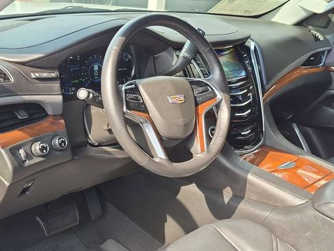 Used 2018 Cadillac Escalade Premium Luxury AWD/4WD image 2