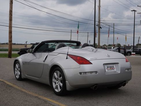Used 2004 Nissan 350Z Enthusiast RWD image 5