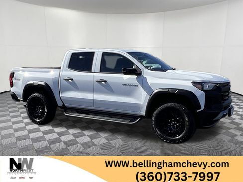Used 2023 Chevrolet Colorado Trail Boss w/ Technology Package AWD/4WD image 1