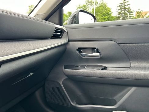 Used 2025 Nissan Kicks SV FWD image 21