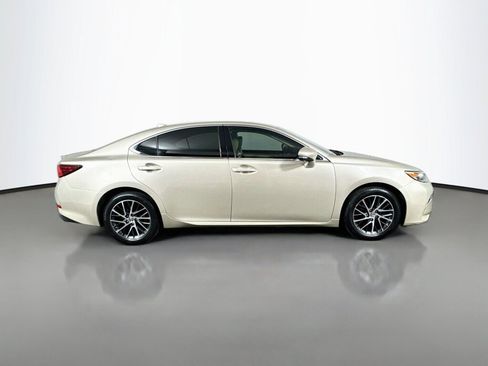 Used 2017 Lexus ES 350 w/ Premium Package FWD image 6