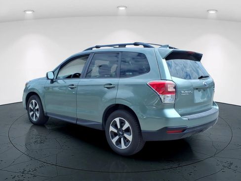 Used 2017 Subaru Forester 2.5i Premium w/ All-Weather Package AWD/4WD image 4
