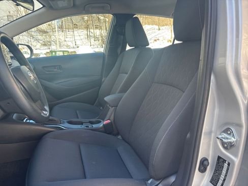 Used 2025 Toyota Corolla LE image 35