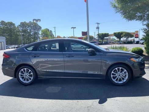 Used 2019 Ford Fusion SE FWD image 9