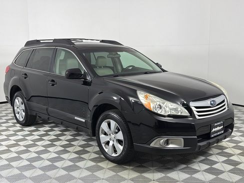 Used 2010 Subaru Outback 2.5i Premium image 3