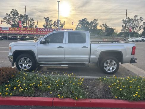 Used 2015 GMC Sierra 1500 SLE w/ SLE Value Package image 2
