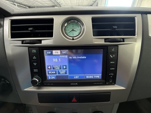 Used 2008 Chrysler Sebring Touring FWD image 23